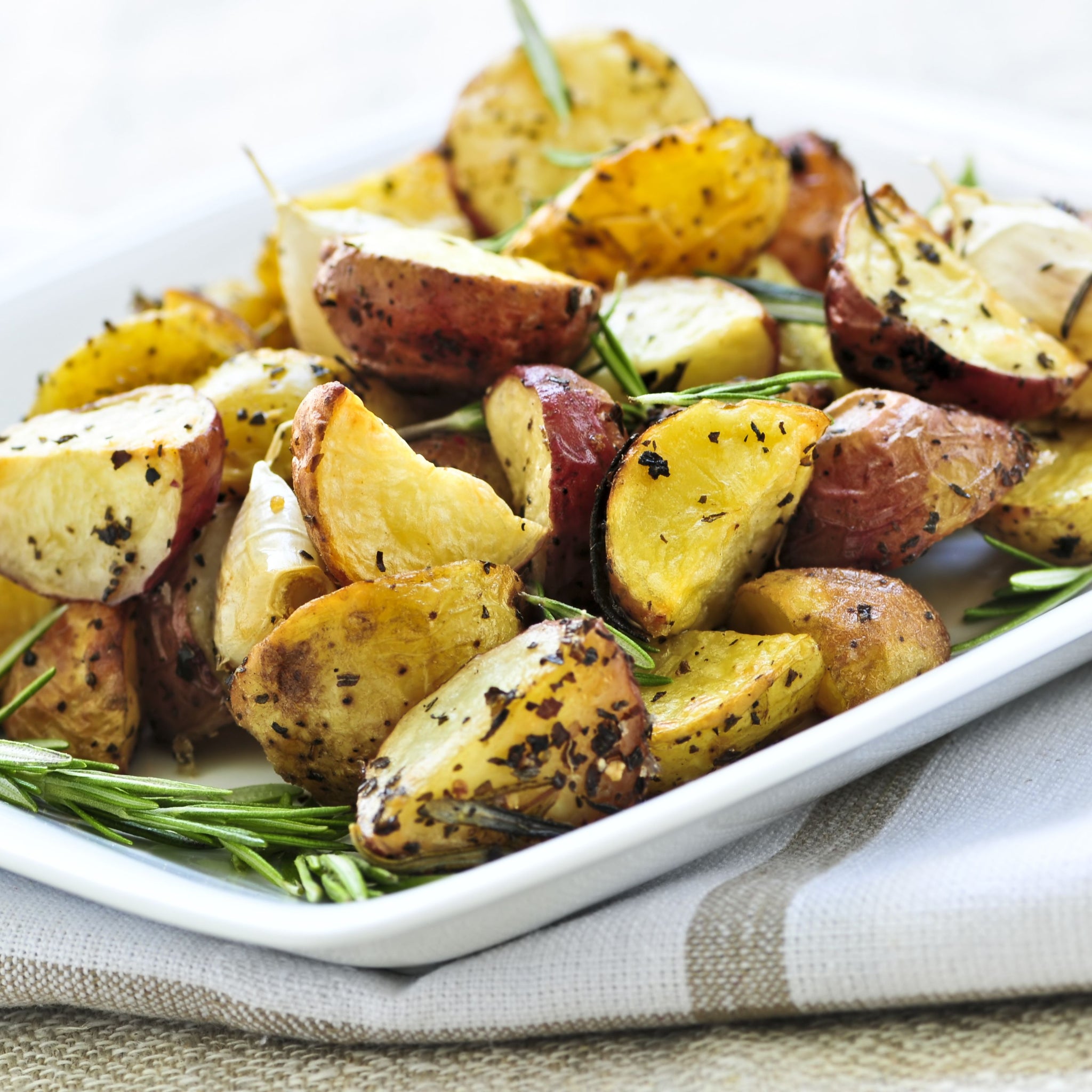Garlic and Herbs Roasted Potatoes